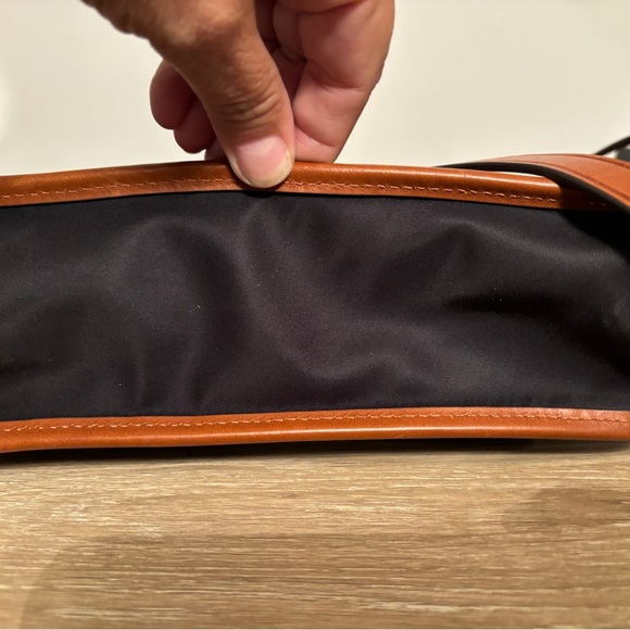 ☀️Dooney and Bourke Wayfarer Camden Nylon Double Pocket Crossbody NWOT - Picture 3 of 7